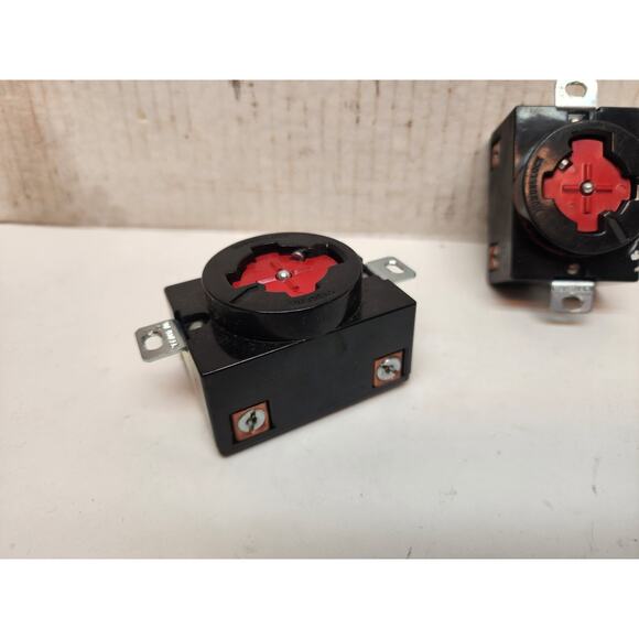 Hubbell HBL20443 Hubbellock Receptacle, 30 amp, 480V, 3 Pole 4 Wire - Picture 3 of 8